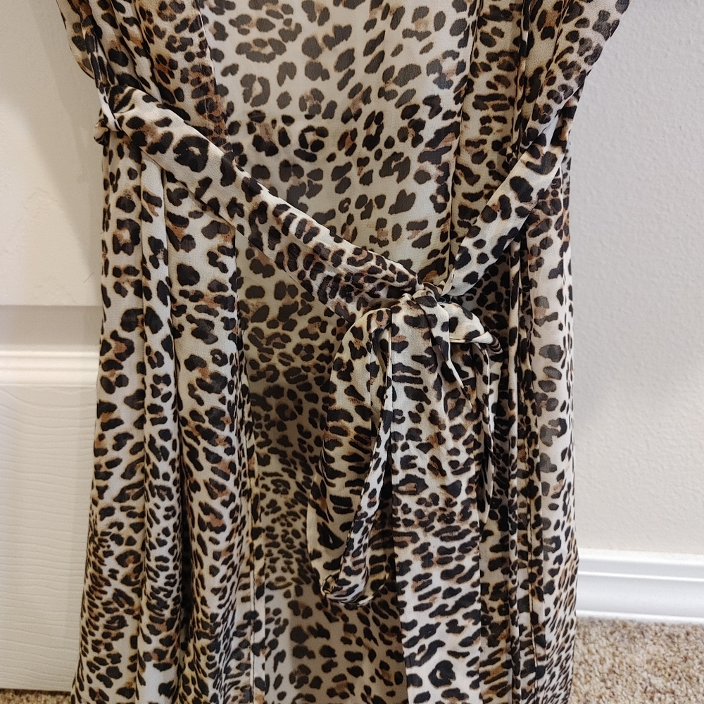 ✨️In Bloom Leopard Print Robe - Picture 7 of 14